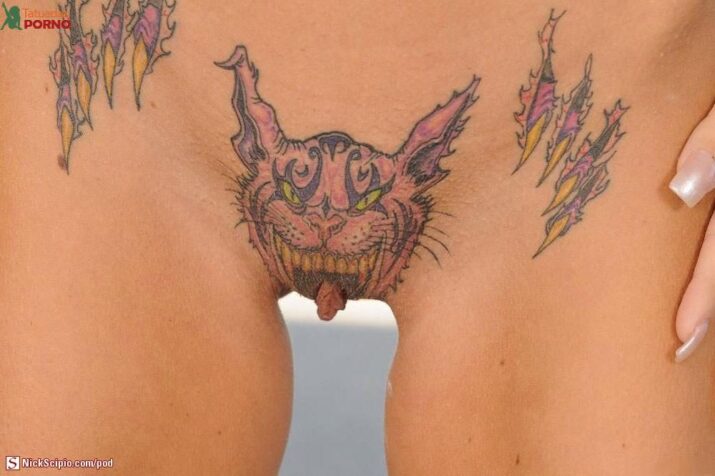 Tatuajes vaginales | TatuadasPorno